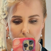 holly Naken