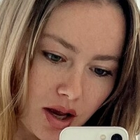 HonkSophie Naken
