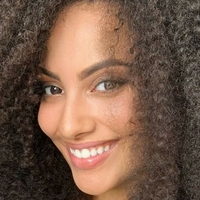 Ines Curly Naken