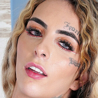 Isa Lauren Naken