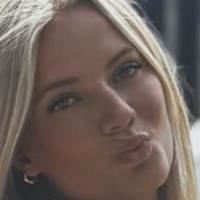 Issy Anderson Naken