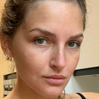 Iulieetta Naken