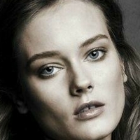 Jac Monika Naken