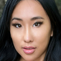 Jada Koi Naken