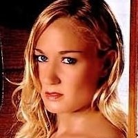 Janine Kunze Naken