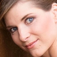 Jasmin Georgi Naken