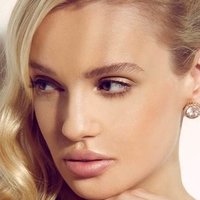 Jasmine Shogren Naken