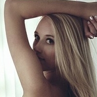 Jeanette Larsen Naken