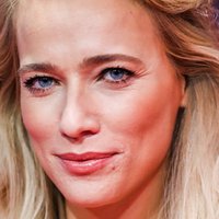 Jennifer Hoffman Naken