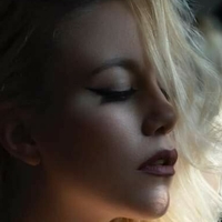 Jennifer Mazza Naken