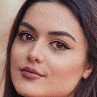 Jess Gjata Naken