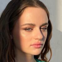 Joey King Naken