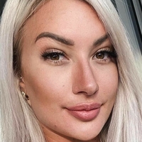 Julia Bottar Naken