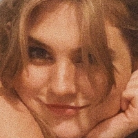 Julia Chapman Naken