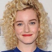 Julia Garner Naken
