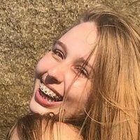 Julia Oliveira Zimmer Naken
