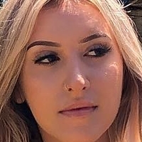 Julia Rae Naken