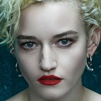 Juliagarner Naken