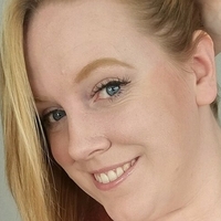 Julie Bliss Naken