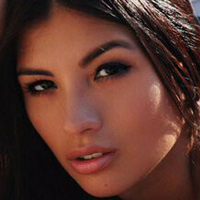 Karen Vi Naken