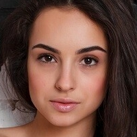 Karina Boone Naken