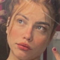 Karoline Felix Naken