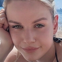 Kathrin May Naken