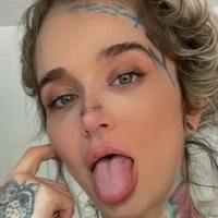 Katie Hollow Naken