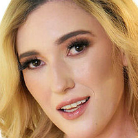 Katie Kinz Naken