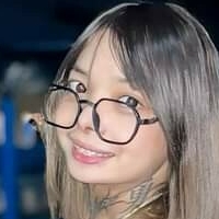 Kei Femur Naken