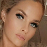Kelsie Nicole Naken