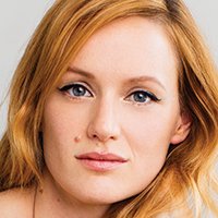 Kerry Bishé Naken