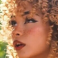 Kiara Peach Naken