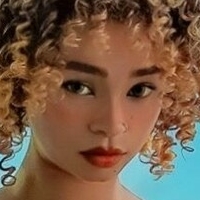 Kiara Peachy Naken