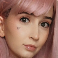 Kira Bee Naken