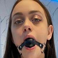 Kira Clark Naken