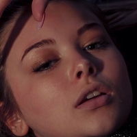 Lana Lea Naken