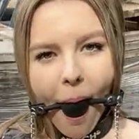 Larablond Naken