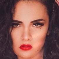 Laura Badler Naken