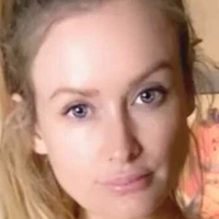 Laura Lux Naken