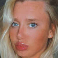 Laura Mclean Naken