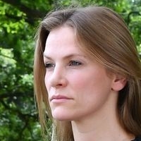 Laura Preiss Naken