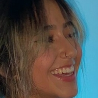 Laura Valentina Naken