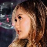 Lauren Riihimaki Naken
