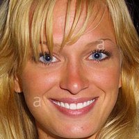 Laurie Fetter Naken