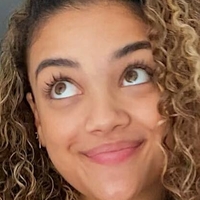 Laurie Hernandez Naken