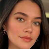 Lavínia Loren Naken