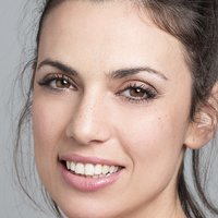 Laya Marti Naken