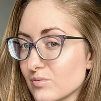 Layla Quinn Naken