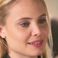 Leah Pipes Naken